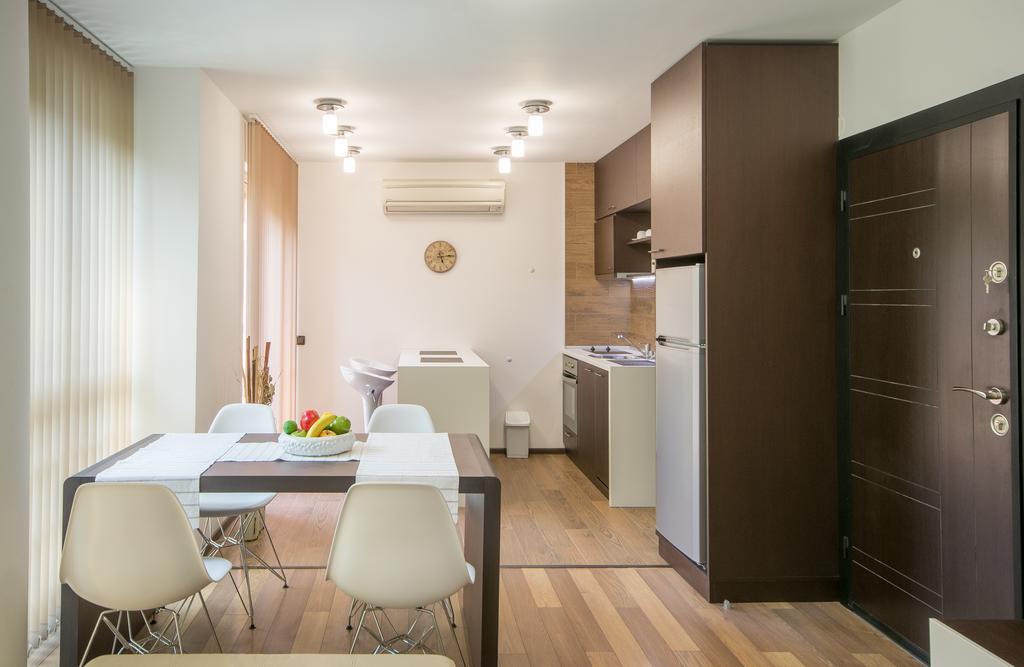 City Apartments La Casa Варна Экстерьер фото